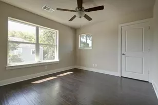 921 E 37th St, Austin, TX 78705 - Photo 31