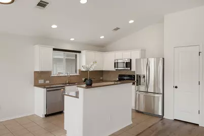 1812 McClannahan Drive, Austin, TX 78748 - Photo 7