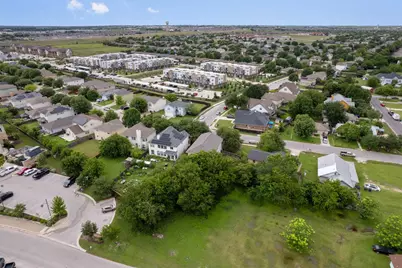407 W Metcalfe Street, Hutto, TX 78634 - Photo 37