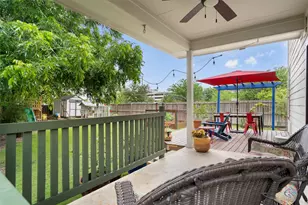 407 W Metcalfe St, Hutto, TX 78634 - Photo 33