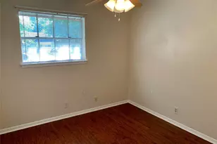 400 Tilbury Ln, Austin, TX 78745 - Photo 11