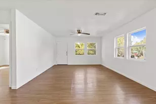 1801 Travis Heights Blvd, Austin, TX 78704 - Photo 3