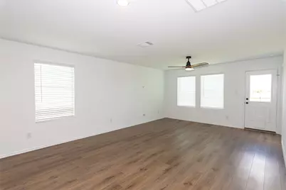 548 Rancho Del Cielo Loop, Jarrell, TX 76537 - Photo 11
