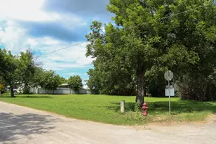 708 W Lewis St, San Saba, TX 76877 - Photo 1