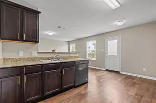 405 Yearwood Ln, Jarrell, TX 76537 - Photo 7