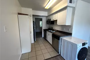 1010 W 23rd St, Austin, TX 78705 - Photo 5
