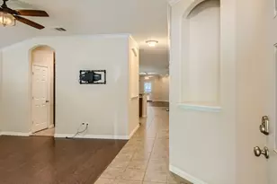 2016 Mary Ella Dr, Leander, TX 78641 - Photo 5