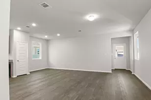 149 Daylily Dr, Elgin, TX 78621 - Photo 9