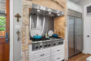 5503 New Haven Ct, Austin, TX 78756 - Photo 9