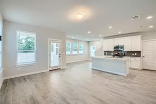 105 Appleberry Ln, Elgin, TX 78621 - Photo 5