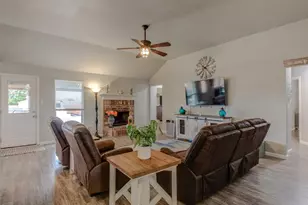 700 Indian Blanket St, Lockhart, TX 78644 - Photo 5