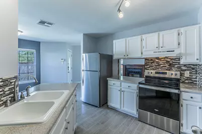 9411 Valley Moss, San Antonio, TX 78250 - Photo 7