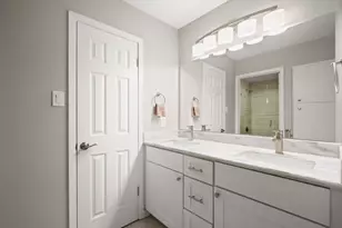 7404 Barcelona Dr, Austin, TX 78752 - Photo 19