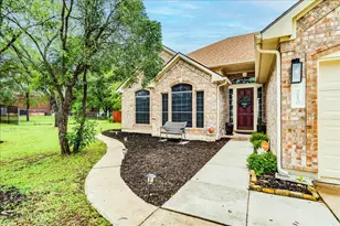 210 Meadow Woods Dr, Kyle, TX 78640 - Photo 9