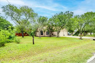 210 Meadow Woods Dr, Kyle, TX 78640 - Photo 7