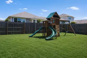 153 Blue Agate Ct, Jarrell, TX 76537 - Photo 17