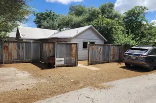 2006 E 13th St, Austin, TX 78702 - Photo 5