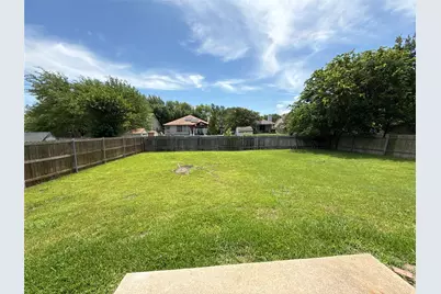 122 Little Lake Road, Hutto, TX 78634 - Photo 17