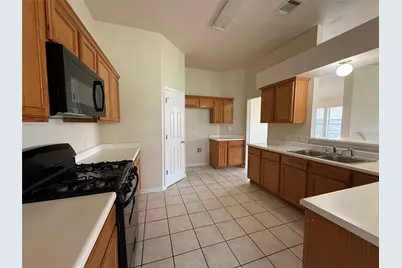 122 Little Lake Road, Hutto, TX 78634 - Photo 5