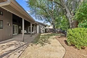 10707 Pinehurst Dr, Austin, TX 78747 - Photo 29