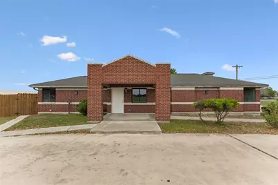 1030 S Guadalupe Street, Lockhart, TX 78644 - Photo 1