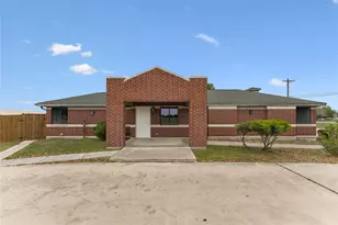 1030 S Guadalupe St, Lockhart, TX 78644 - Photo 1