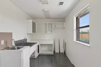 1030 S Guadalupe Street, Lockhart, TX 78644 - Photo 5