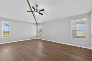16 Brenda Ln, Round Rock, TX 78665 - Photo 9