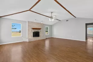 16 Brenda Ln, Round Rock, TX 78665 - Photo 5