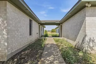 16 Brenda Ln, Round Rock, TX 78665 - Photo 21