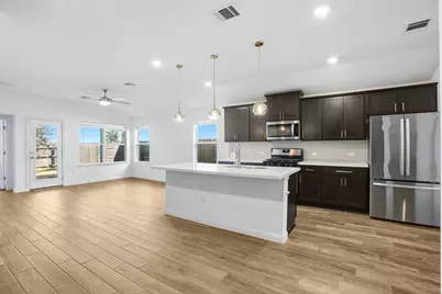 8215 McKamy Drive, Austin, TX 78744 - Photo 7