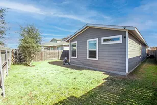 8215 McKamy Dr, Austin, TX 78744 - Photo 21