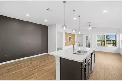 8215 McKamy Drive, Austin, TX 78744 - Photo 5