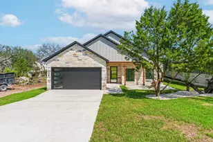 418 Bedford Dr, Spicewood, TX 78669 - Photo 1