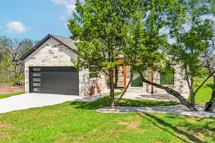 418 Bedford Dr, Spicewood, TX 78669 - Photo 3