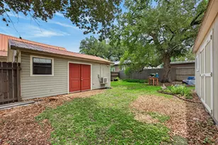 217 N Walnut Ave N, Luling, TX 78648 - Photo 29