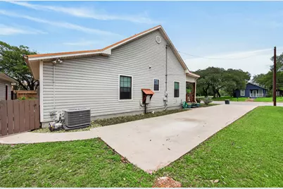 217 N Walnut Avenue N, Luling, TX 78648 - Photo 35