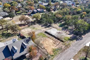 732 Aspen Ln, Cottonwood Shores, TX 78657 - Photo 5