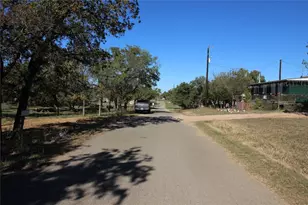 732 Aspen Ln, Cottonwood Shores, TX 78657 - Photo 7