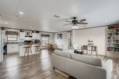 130 Zafiro Lane, Del Valle, TX 78617 - Photo 5