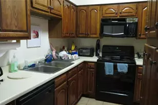 1910 Robbins Pl, Austin, TX 78705 - Photo 3