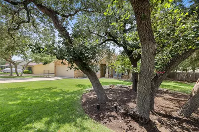 300 Errol Drive, Briarcliff, TX 78669 - Photo 5