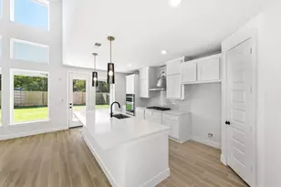 135 Pinyon Pne Dr, Bastrop, TX 78602 - Photo 7