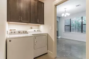 5611 William Holland Ave, Austin, TX 78756 - Photo 11