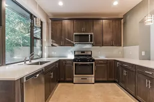 5611 William Holland Ave, Austin, TX 78756 - Photo 5