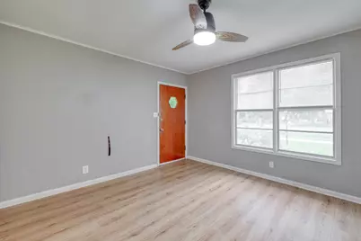 707 N Main Street, Elgin, TX 78621 - Photo 15