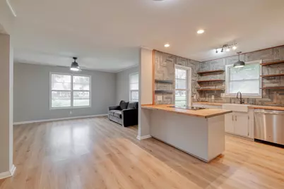 707 N Main Street, Elgin, TX 78621 - Photo 3