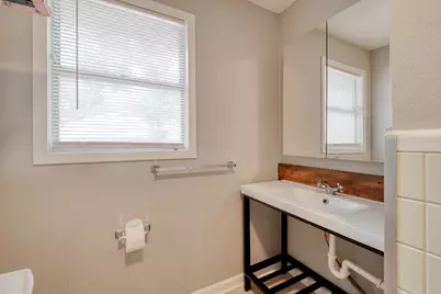 707 N Main Street, Elgin, TX 78621 - Photo 9
