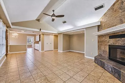 111 Post Oak Drive, Elgin, TX 78621 - Photo 7