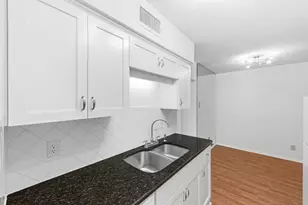 505 W 7th St, Austin, TX 78701 - Photo 13